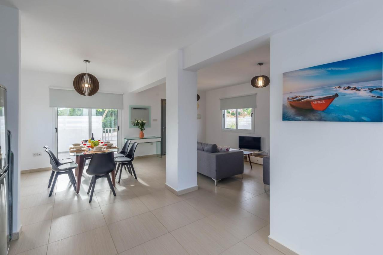 Nissini Villas 2 ไอยานาปา ภายนอก รูปภาพ