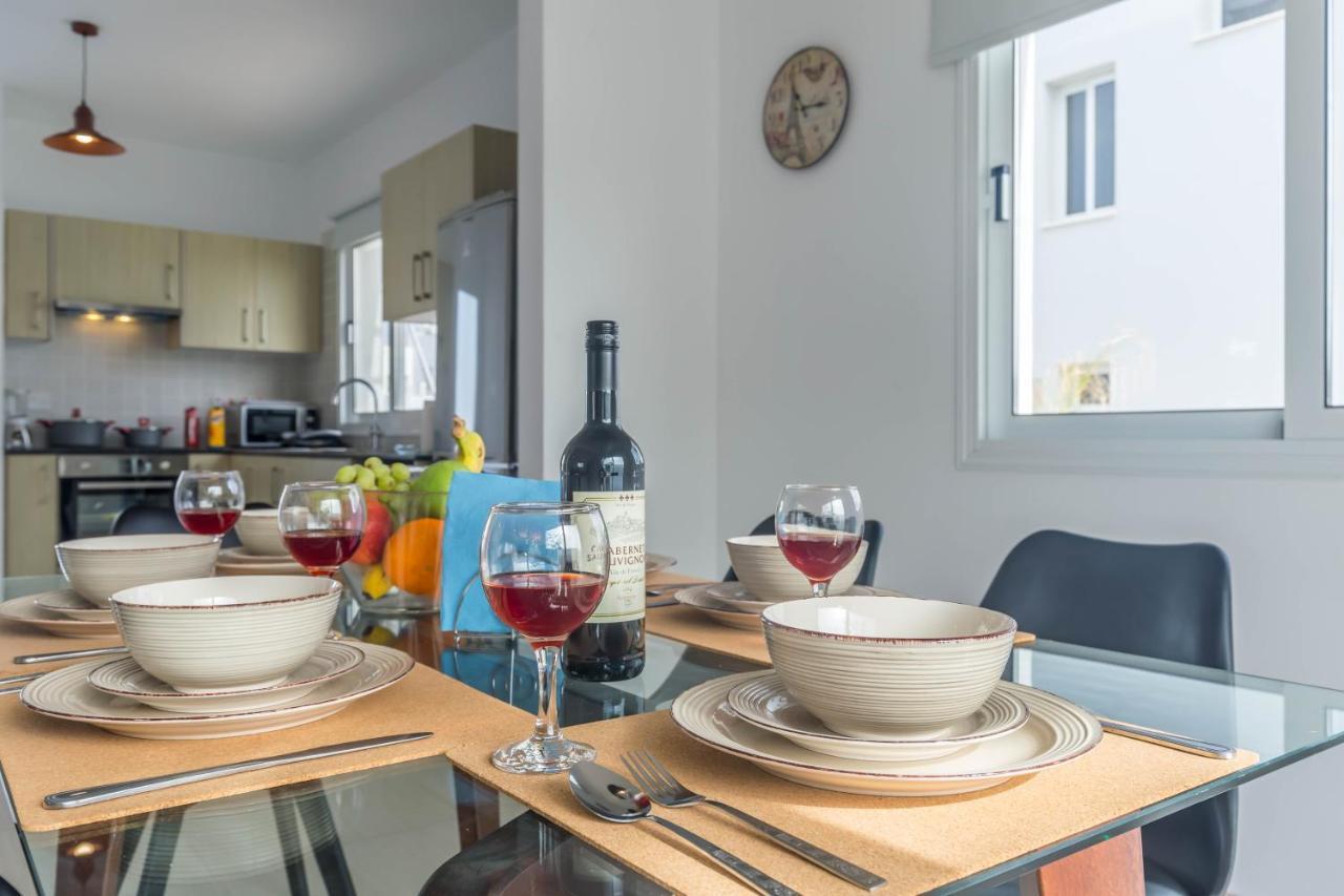 Nissini Villas 2 ไอยานาปา ภายนอก รูปภาพ