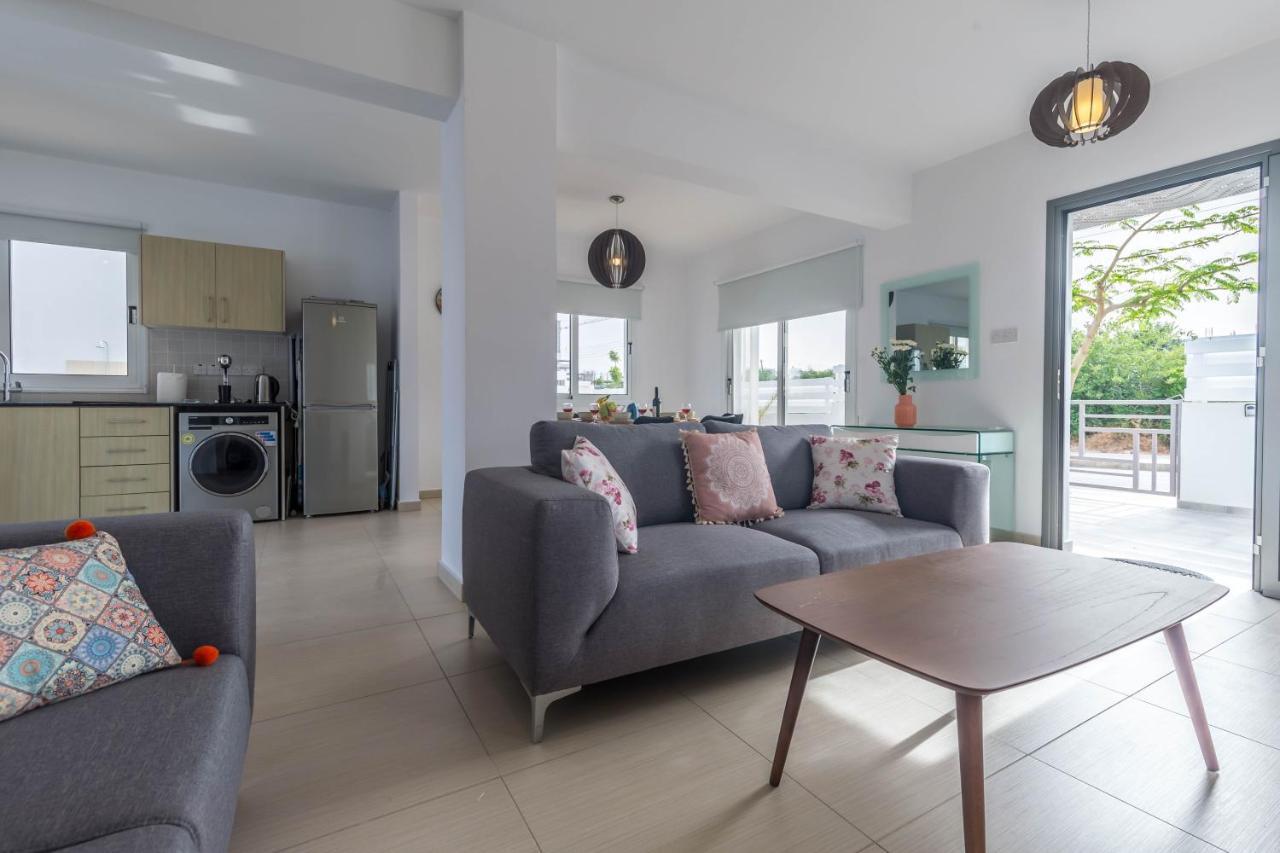 Nissini Villas 2 ไอยานาปา ภายนอก รูปภาพ